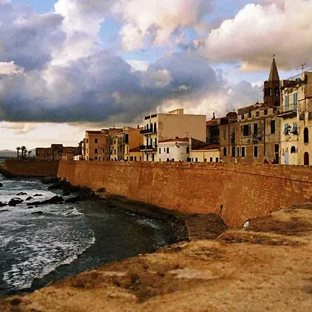 In Centro فندق مبيت وإفطار ألغيرو
